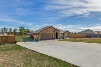 158 Co Rd 4869 in Azle, TX - Building Photo - Building Photo