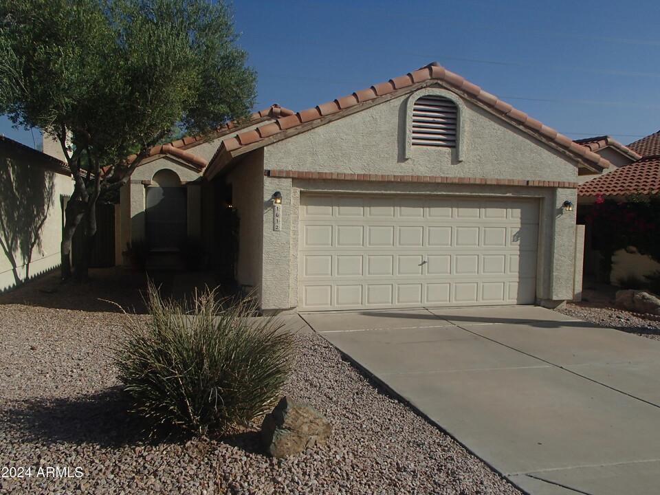 1612 E Villa Theresa Dr in Phoenix, AZ - Building Photo