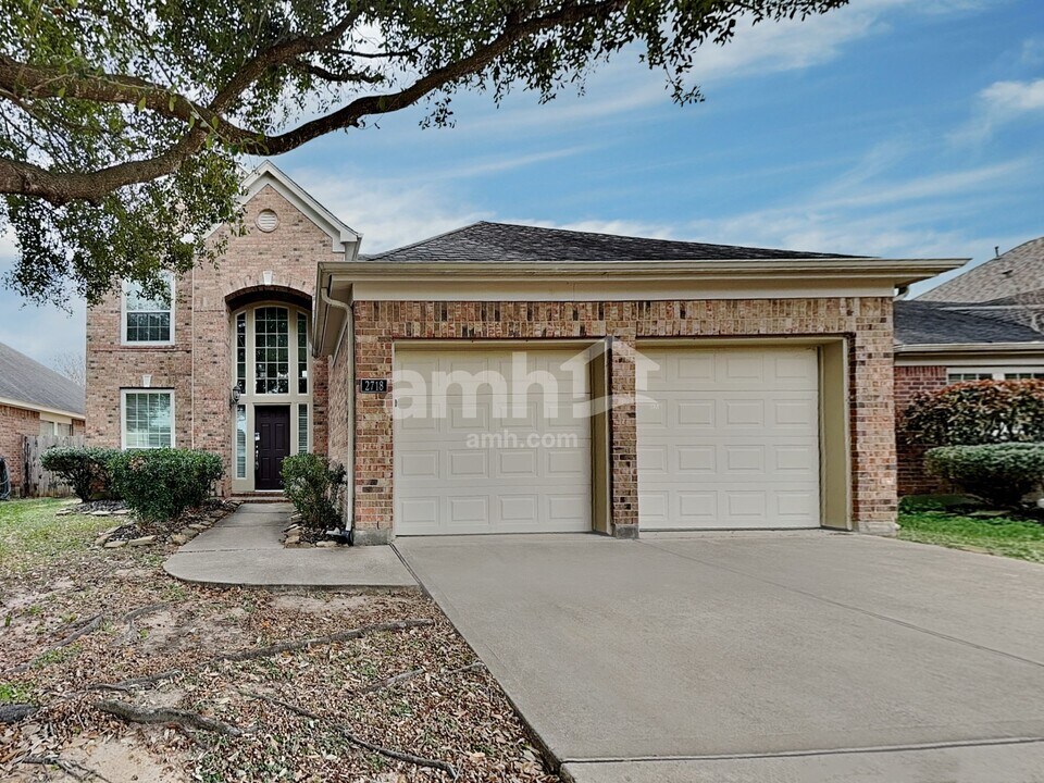 2718 Lakecrest Way Dr in Katy, TX - Building Photo