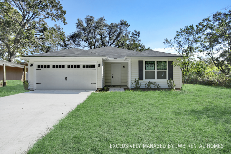 1948 Tuskegee Rd in Jacksonville, FL - Building Photo