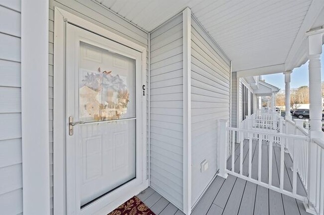 1 Paradise Ln in Whitman, MA - Foto de edificio - Building Photo