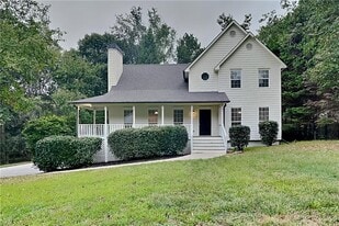 136 Poole Bridge Dr in Hiram, GA - Building Photo