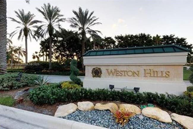 property at 1825 Victoria Pointe Cir