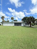 400 Espanola Way in Melbourne, FL - Building Photo