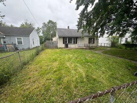 2105 S Vine St in Muncie, IN - Building Photo