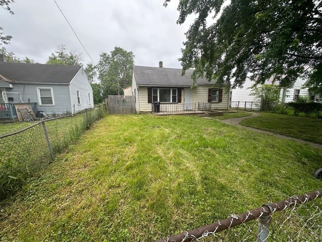 property at 2105 S Vine St