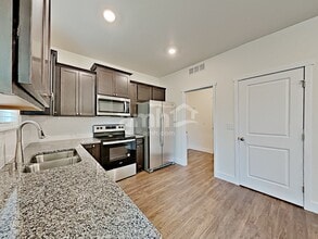 2105 104th Dr SE in Lake Stevens, WA - Building Photo - Building Photo