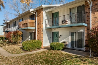 Coachlight Village Apartments in Madison, WI - Building Photo - Building Photo