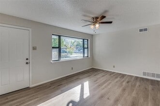 1935 Utica Dr in Dallas, TX - Building Photo - Building Photo