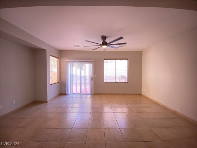 1405 Herring Run Ave in Las Vegas, NV - Building Photo - Building Photo