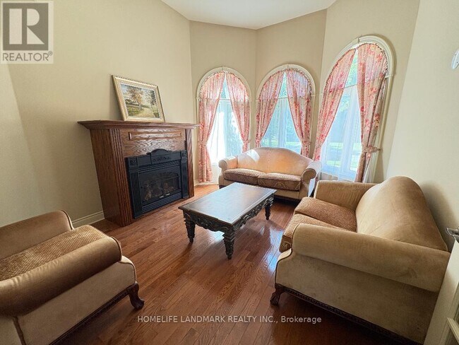 29 Hans Dr in Markham, ON - Building Photo - Building Photo