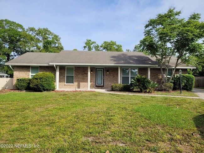 property at 1971 Sussex Dr N