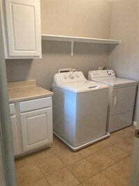 377 E Adoue St photo'