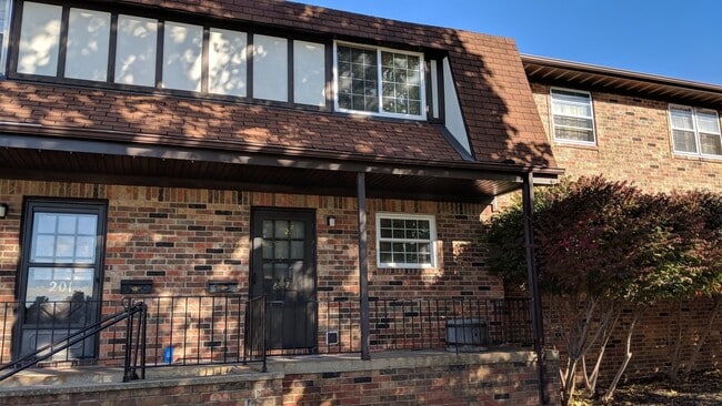 property at 202 21st Ave Pl