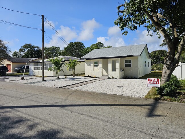 422 SW 4th Ave in Delray Beach, FL - Building Photo - Building Photo