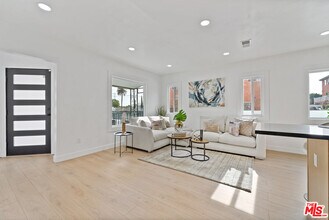11863 Avalon Blvd in Los Angeles, CA - Building Photo - Building Photo