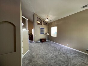 1129 Empire Ave in Manteca, CA - Building Photo - Building Photo