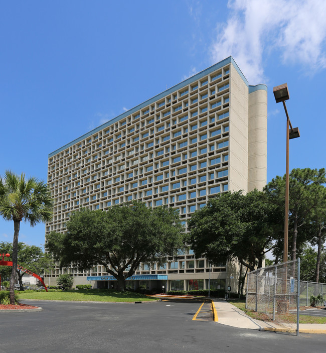 Hogan Creek Towers in Jacksonville, FL - Foto de edificio - Building Photo