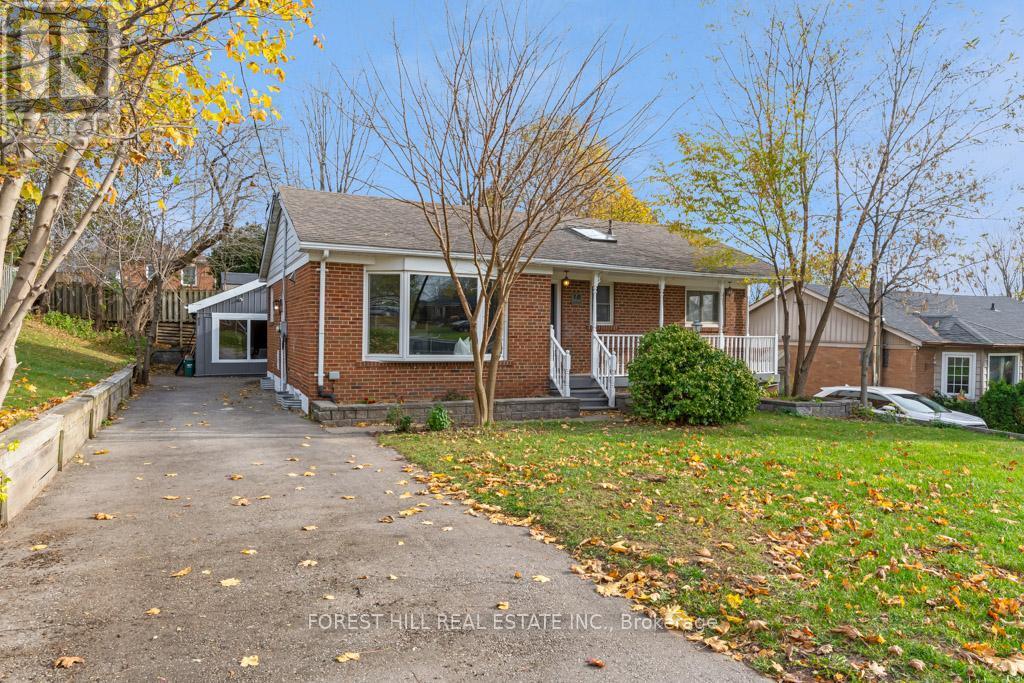 10 Cleaveholm Dr in Halton Hills, ON - Building Photo