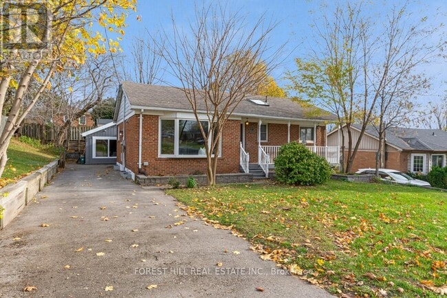 property at 10 Cleaveholm Dr