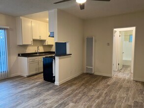 3840 Motor Ave in Culver City, CA - Building Photo - Interior Photo