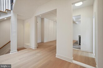 1329 Connecticut Ave NW in Washington, DC - Building Photo - Building Photo