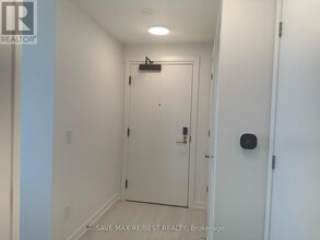 2501-2501 Saw Whet Blvd. in Oakville, ON - Building Photo - Building Photo
