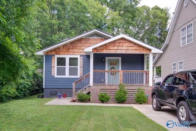 805 Rison Ave NE
