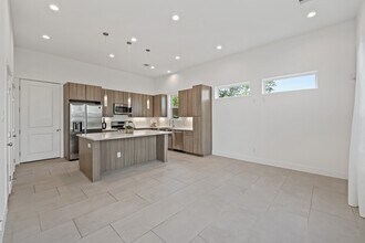 594 Janisch Rd in Houston, TX - Building Photo - Building Photo