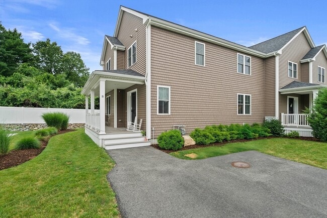 property at 8 Old Field Wy