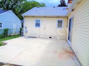 724 Gates St in West Chicago, IL - Building Photo - Building Photo