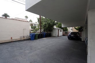 855 S Sherbourne Dr in Los Angeles, CA - Building Photo - Building Photo