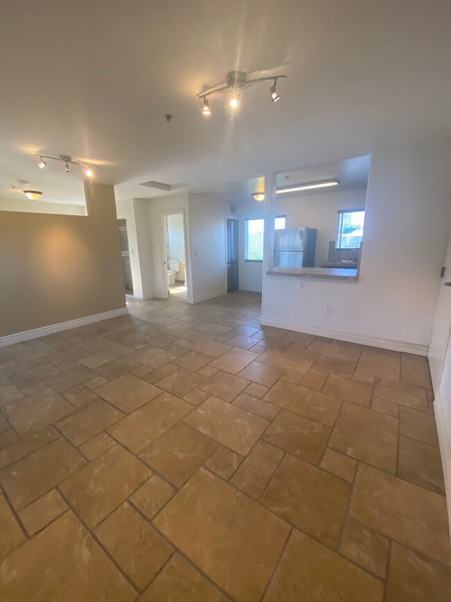 5255 Denny Ave, Unit 5255