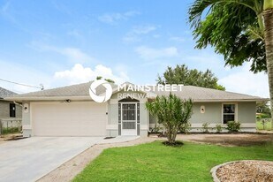1107 SE 18th St in Cape Coral, FL - Building Photo