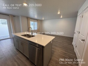 1207 Divide Dr in Santaquin, UT - Foto de edificio - Building Photo