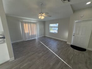 553 E Ridge Cir N in Boynton Beach, FL - Building Photo - Building Photo