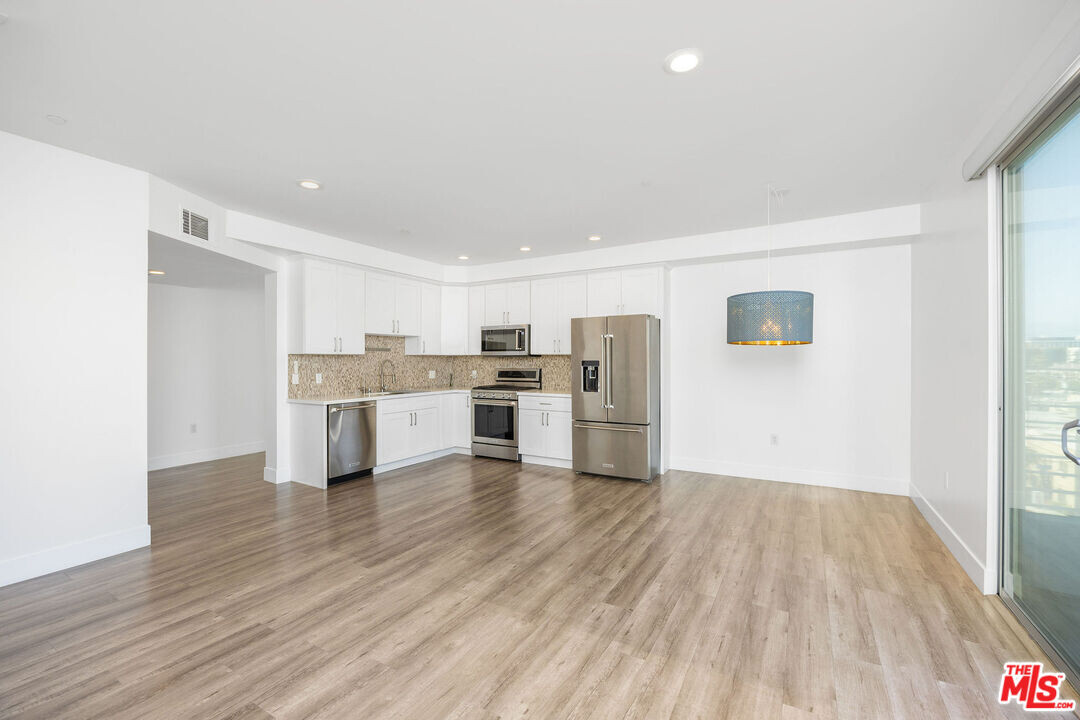 1101 S Harvard Blvd in Los Angeles, CA - Building Photo
