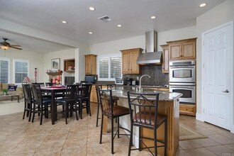 13153 Wildflower Way in Valley Center, CA - Foto de edificio - Building Photo