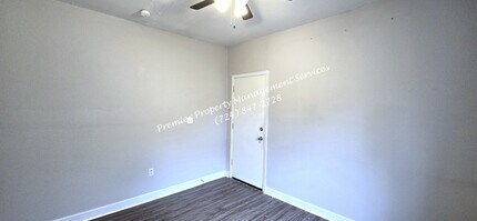 465 E Washington St in New Castle, PA - Foto de edificio - Building Photo