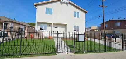 1019 E 84th Pl in Los Angeles, CA - Building Photo - Building Photo