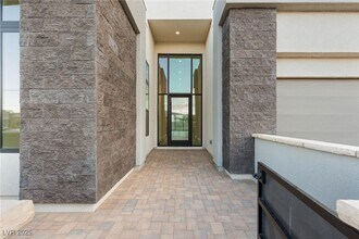 10793 Vista Altura Ave in Las Vegas, NV - Building Photo - Building Photo