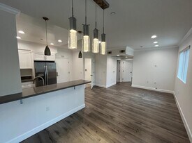 14915 Roscoe Blvd in Los Angeles, CA - Building Photo