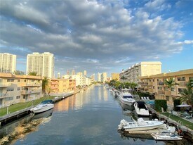 17051 NE 35th Ave in Miami, FL - Building Photo