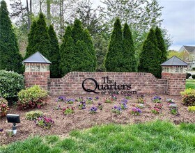 114 Ellis Dr in Yorktown, VA - Building Photo - Building Photo