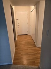 2076 Chateau Ct, Unit 112 in Grafton, WI - Foto de edificio - Building Photo