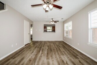 33103 Cottonwood Bend in Magnolia, TX - Building Photo - Building Photo