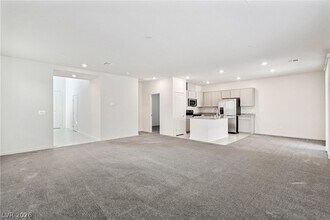 115 Medianoche St in Las Vegas, NV - Building Photo - Building Photo