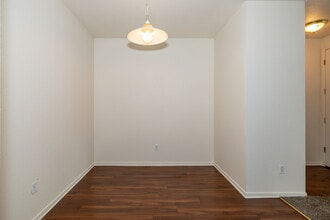 Crocker Oaks Apartments in Roseville, CA - Building Photo - Interior Photo