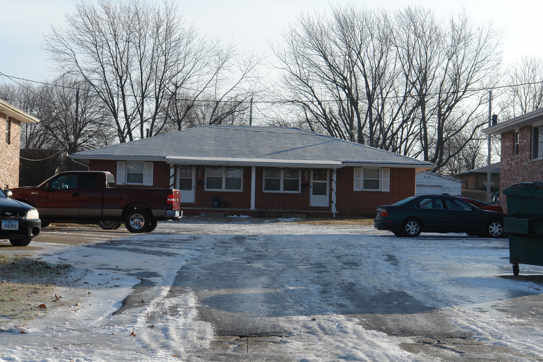 205 NW College Ave in Ankeny, IA - Foto de edificio