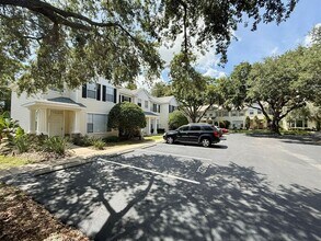 13706 Forest Lake Dr in Largo, FL - Building Photo - Building Photo